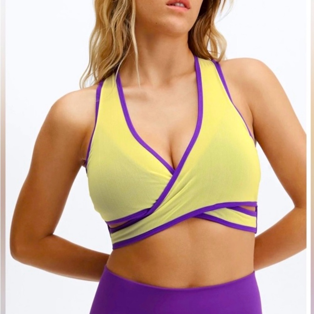 Fabletics Faye Medium Impact Sports Bra 1X in berry kiss/lemon crème